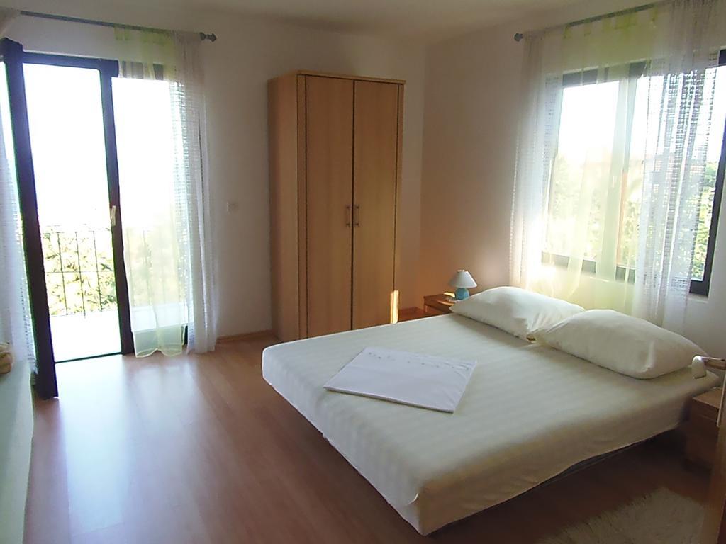Sunflower Apartment Опатия Номер фото